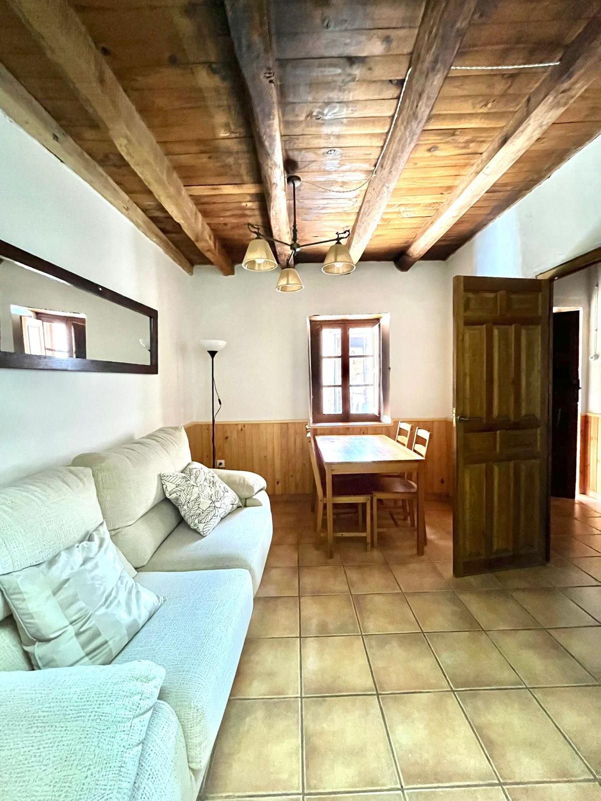 Salón-Comedor de La casa del Valle Tera